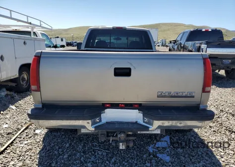 1998 Chevrolet Gmt-400 K3500 z USA, uszkodzony, nr VIN 1GCHK39J1WF047148